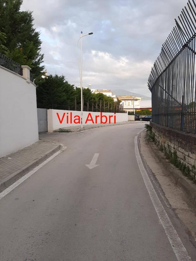 Hotel Vila Arbri Berat Exteriör bild