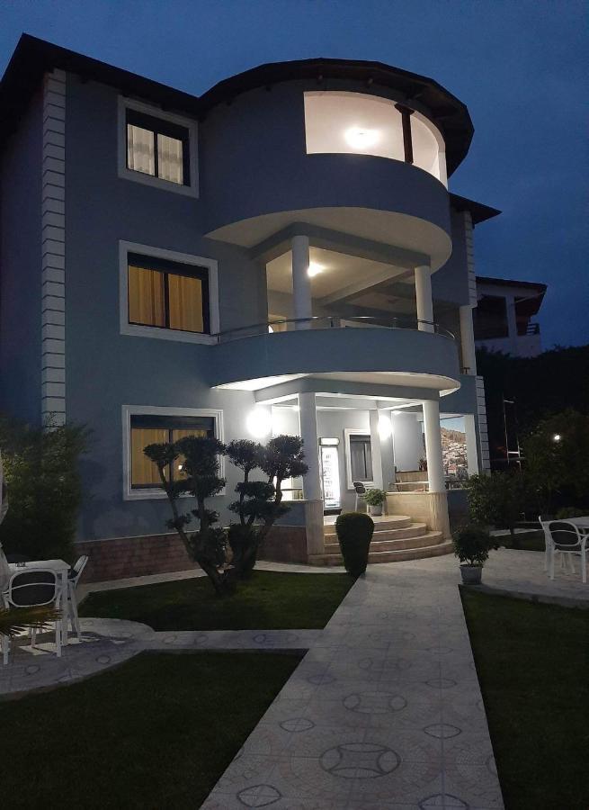 Hotel Vila Arbri Berat Exteriör bild