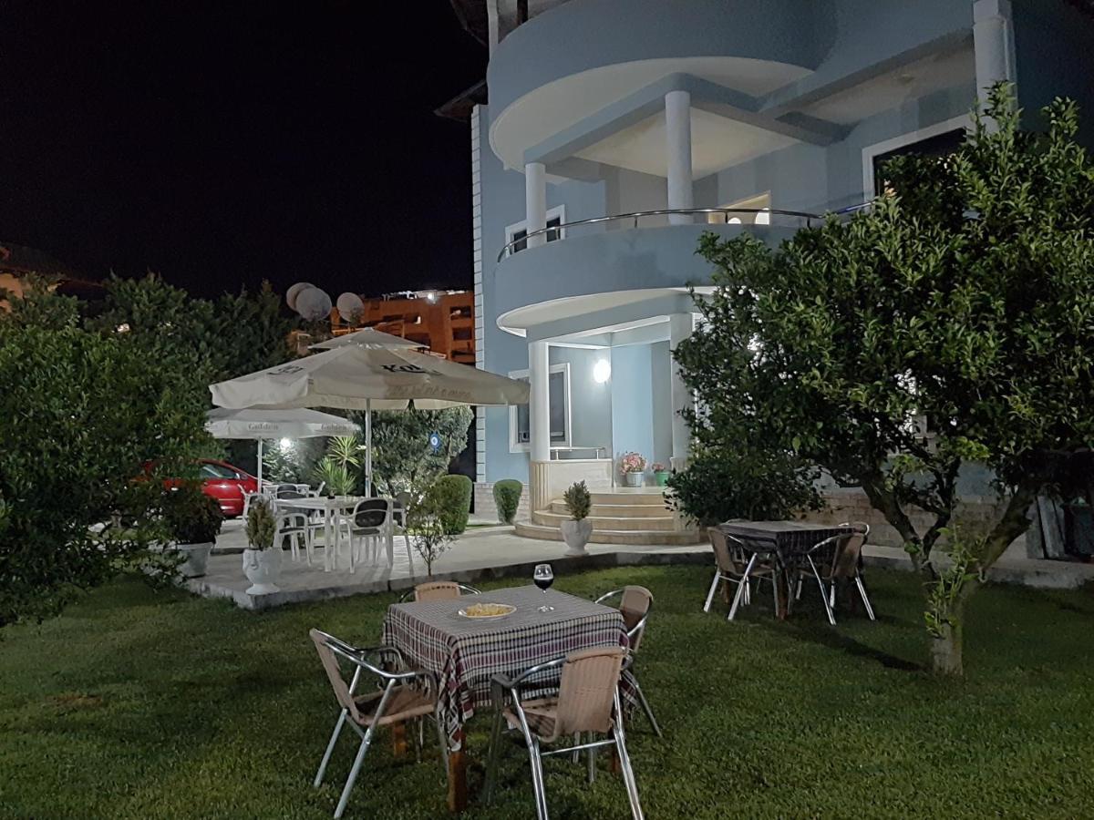 Hotel Vila Arbri Berat Exteriör bild