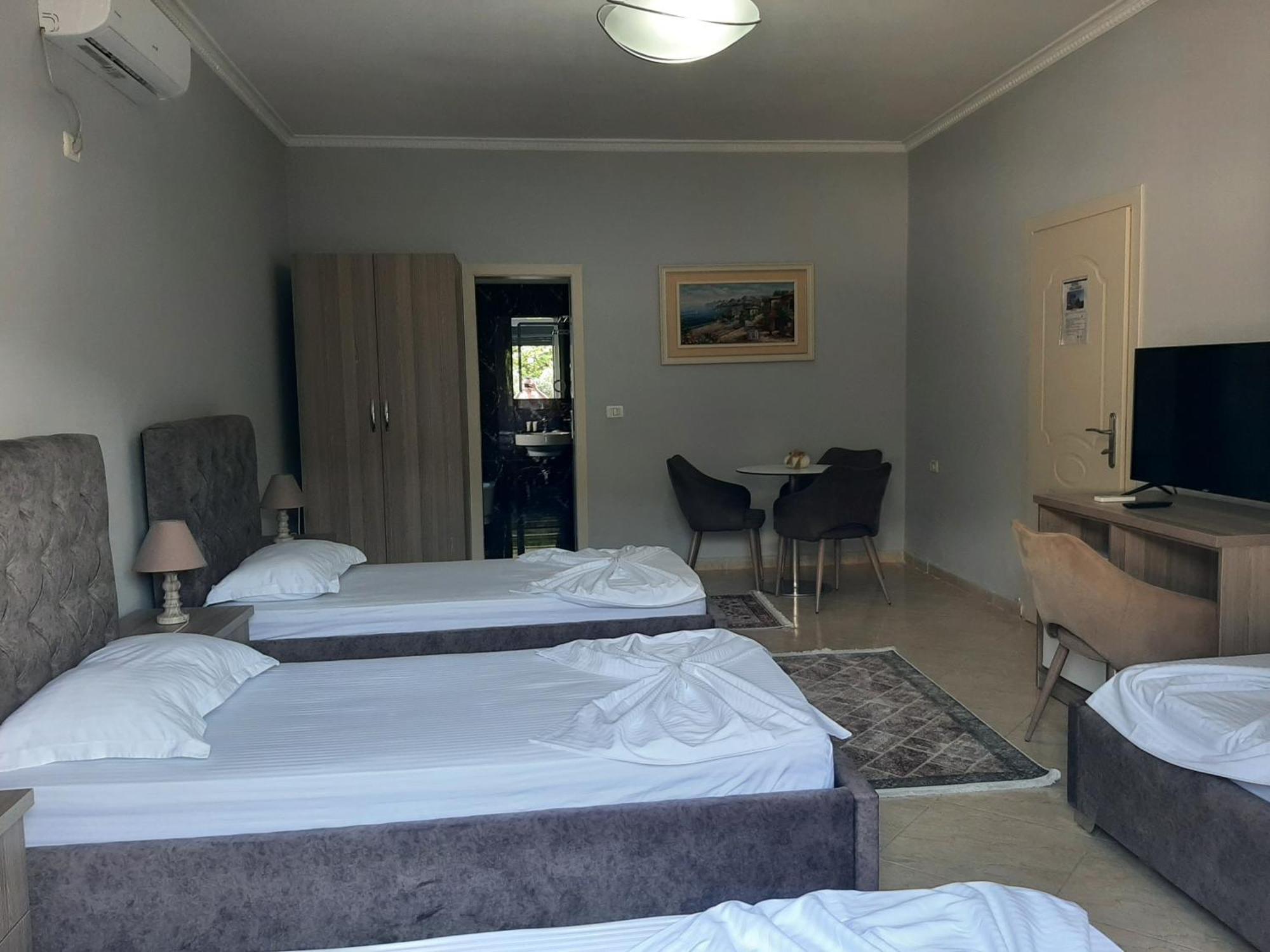 Hotel Vila Arbri Berat Rum bild