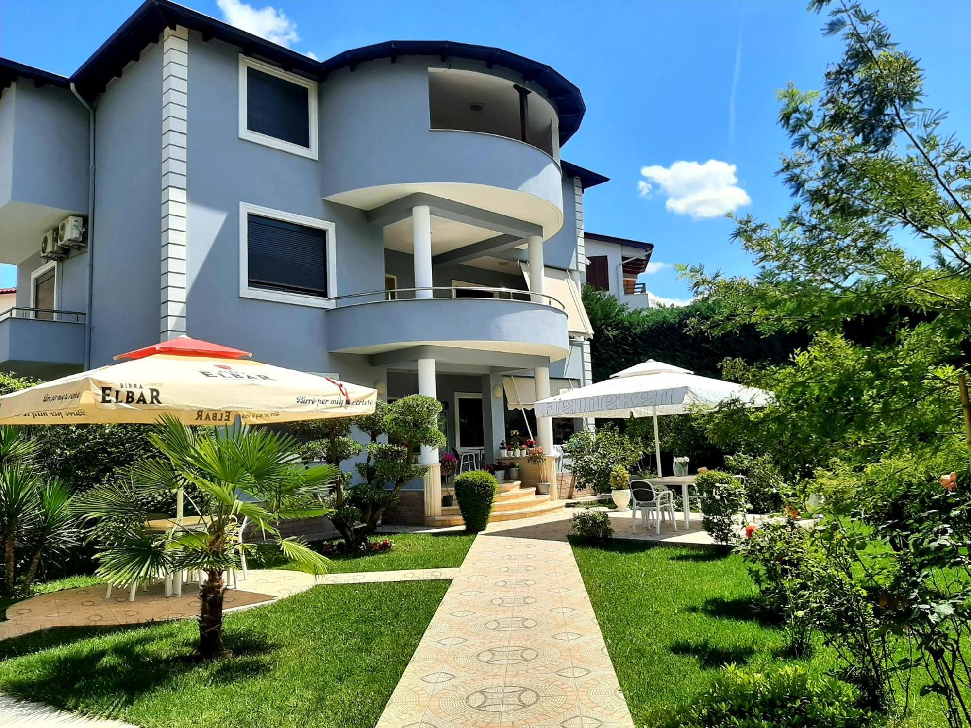 Hotel Vila Arbri Berat Exteriör bild