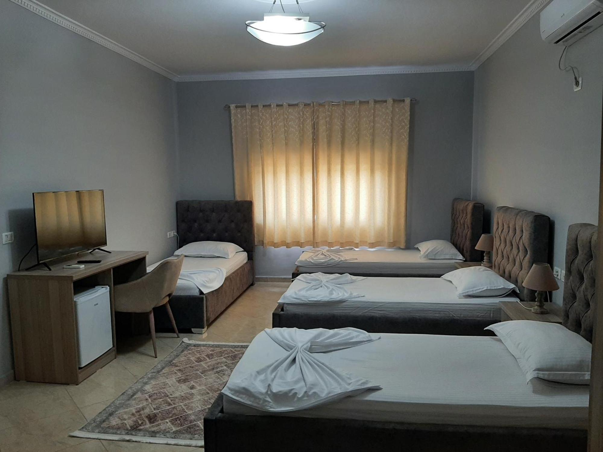 Hotel Vila Arbri Berat Rum bild