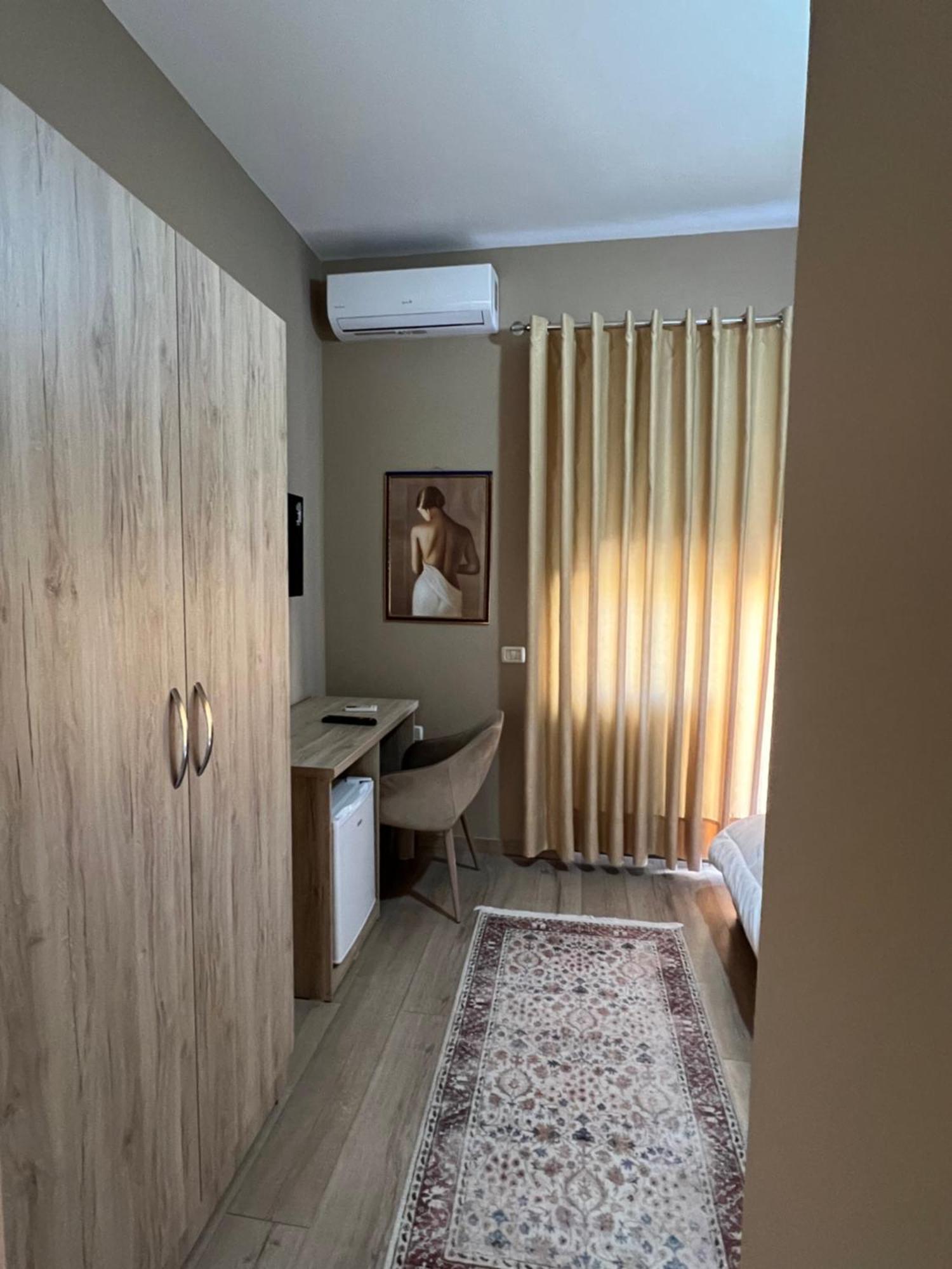 Hotel Vila Arbri Berat Exteriör bild